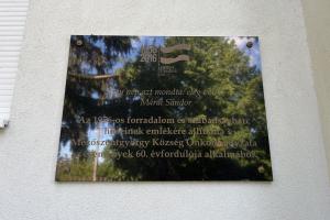 1956-os emléktábla
